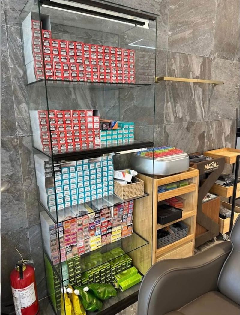 Color stock, 오월에 salon in Angeles City